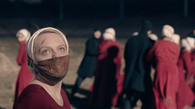 Elizabeth Moss em cena de "The Handmaid's Tale" - Divulgação - Divulgação