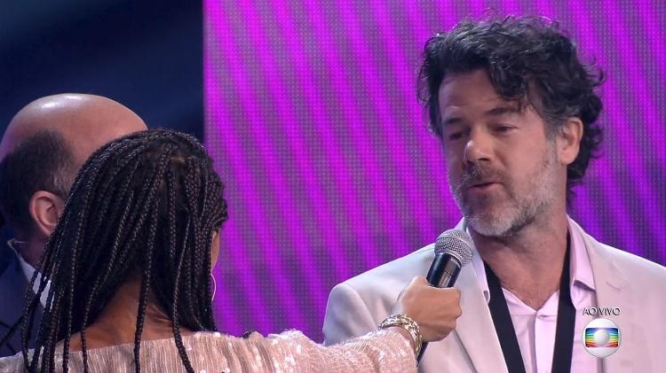 O saxofonista Ed Côrtes, pai de João Côrtes, recebeu uma cantada da ex-frenética Leiloca Neves - Reprodução/Globo - Reprodução/Globo