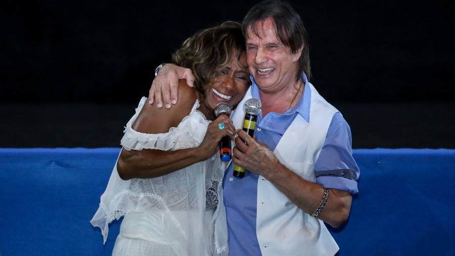 Gloria Maria e Roberto Carlos na sessão especial em 3D do show do cantor em Jerusalém no Cine Odeon, no Rio - Roberto Filho/ Brazil News