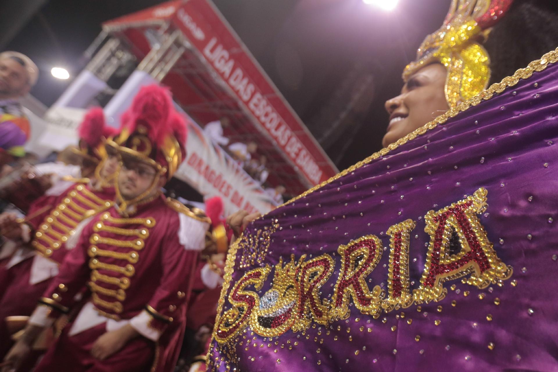 Dragões da Real desfila no Anhembi - Ricardo Matsukawa/UOL