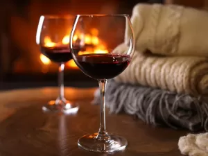 Inverno está chegando: veja 9 vinhos de até R$ 60 para curtir no friozinho
