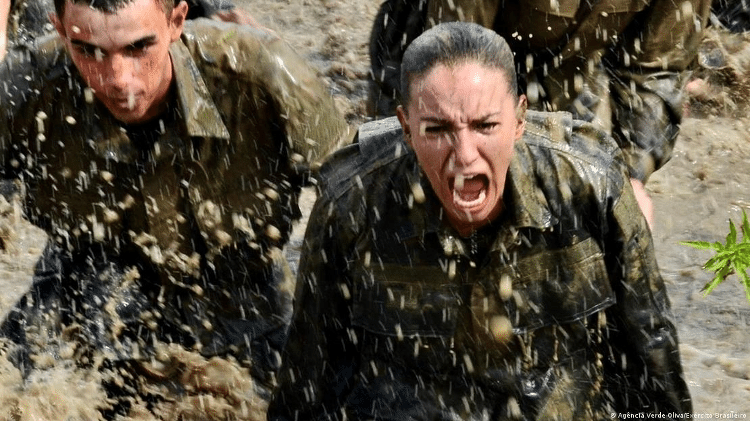 Mulheres são apenas 6% no Exército brasileiro
