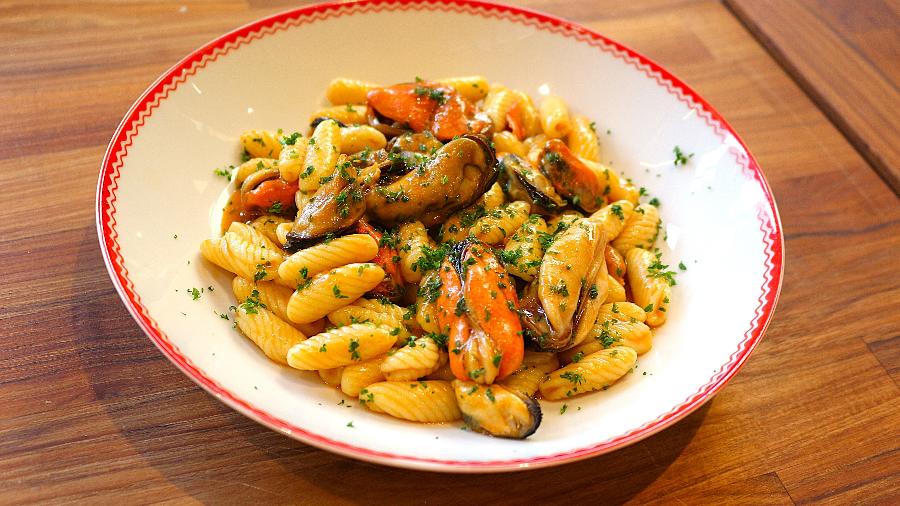 Cavatelli alle cozze, especialidade de Bari ofereceida no "Pasta de Norte ao Sul" do Shihoma Deli