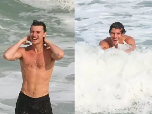 Shawn Mendes esbanja simpatia em dia de surfe em praia no Rio