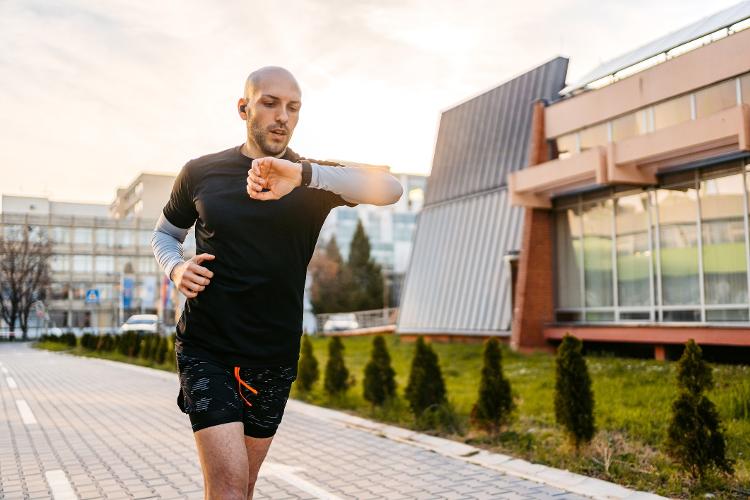 Adotar uma rotina de exercícios é essencial para ativar os genes da magreza