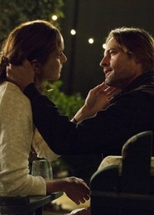 Sarah Wayne Callies e Josh Holloway são os protagonistas de "Colony", do TNT - Divulgação - Divulgação