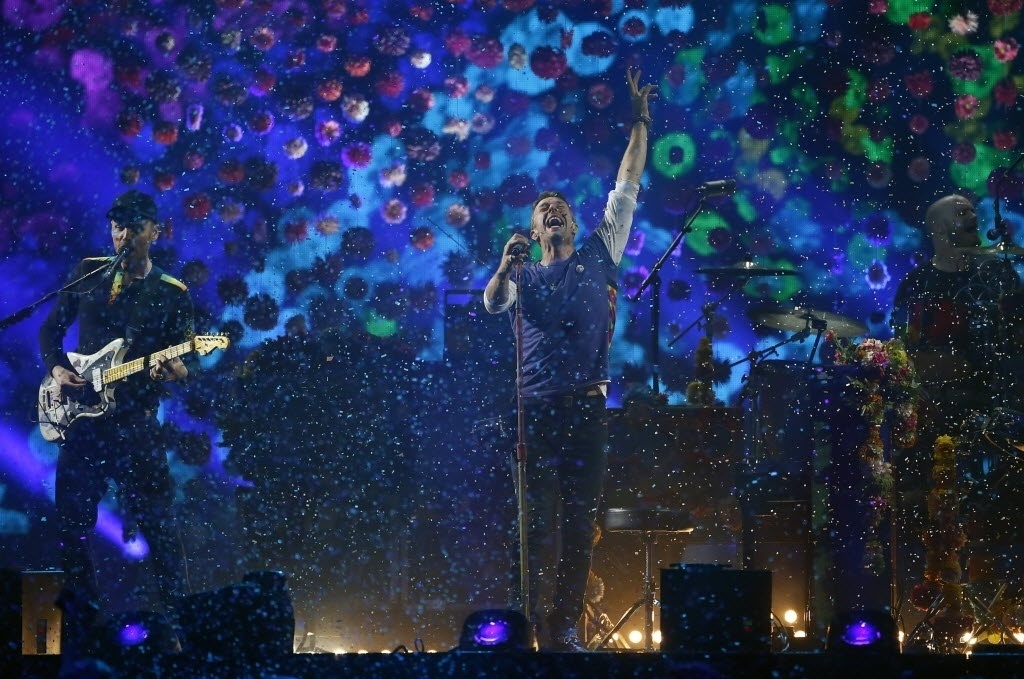 24.fev.2016 - Os ingleses do Coldplay se apresentam durante a cerimônia do Brit Awards, na Arena O2, em Londres - Stefan Wermuth/Reuters