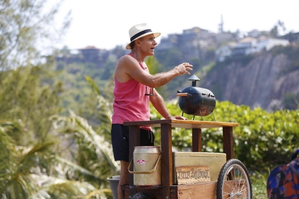 Mario Gomes inaugura venda de hambúrguer gourmet na praia da Joatinga, no Rio de Janeiro - Marcelo de Jesus/UOL