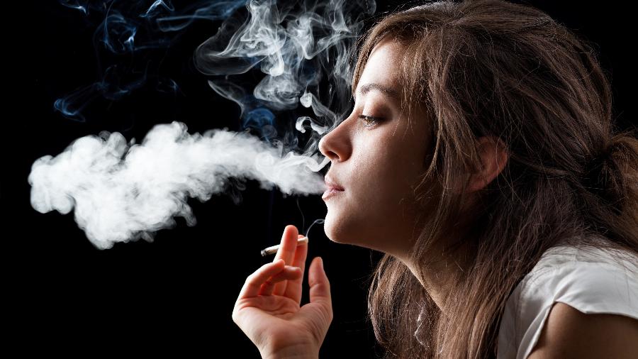 A EPOC afeta principalmente aqueles que estão expostos à fumaça do cigarro, sejam fumantes ativos ou passivos - Getty Images