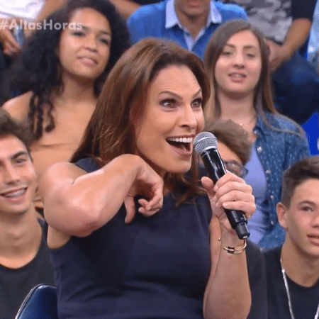 Laura Muller explica, no "Altas Horas", o que é "garganta profunda" - Reprodução/Globo - Reprodução/Globo