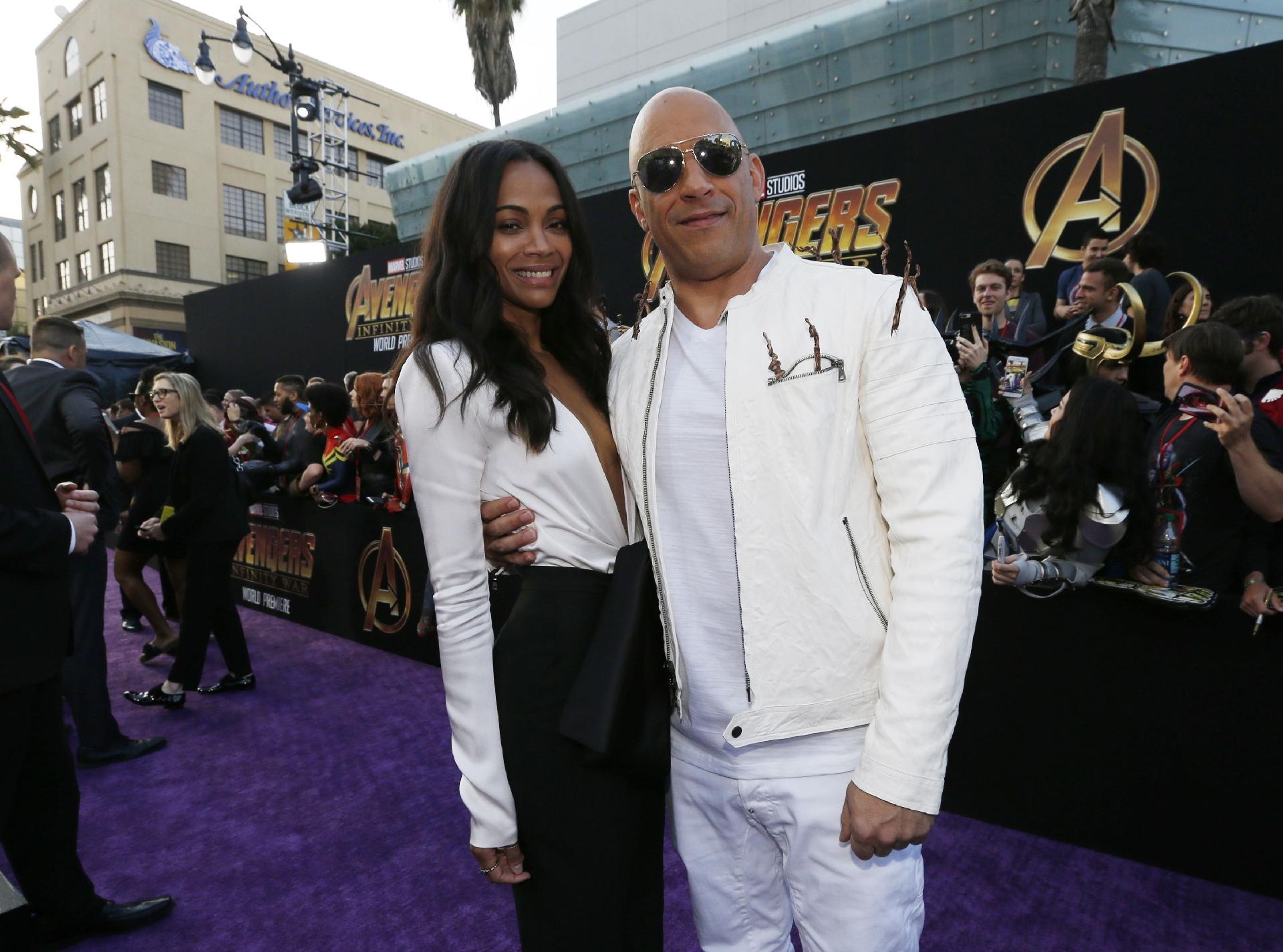 Zoe Saldana e Vin Diesel posam juntos no lançamento de "Guerra Infinita" - REUTERS/Mario Anzuon