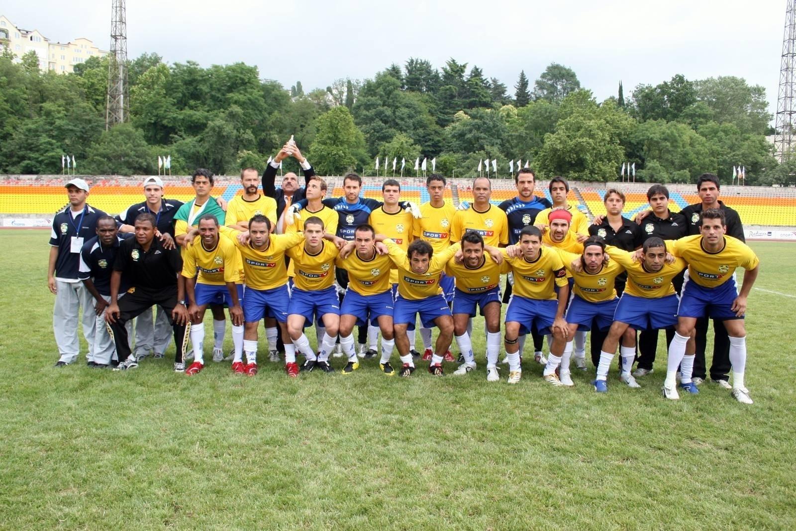 Seleção brasileira com famosos vence equipe de Camarões na Copa de artistas na Rússia em 2007 - Cleomir Tavares/Divulgação