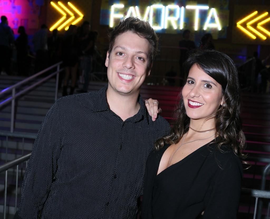 Fábio Porchat e Nataly Mega também comemoraram o aniversário do Baile da Favorita - Anderson Borde/AgNews