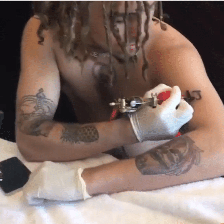 Lil Pump faz tatuagem em homenagem a XXXTentacion no próprio braço  - Reprodução/Instagram