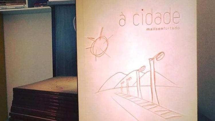 "À cidade" é o terceiro livro de poesia de Mailson Furtado - Arquivo Pessoal - Arquivo Pessoal