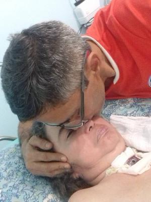 ele cuida ha 12 anos da mulher em estado vegetativo e diz que amor o move 12 01 2020 uol vivabem