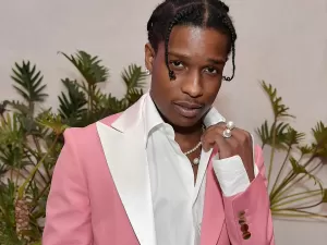 A$AP Rocky, pai do 1º filho de Rihanna, é preso em aeroporto de Los Angeles