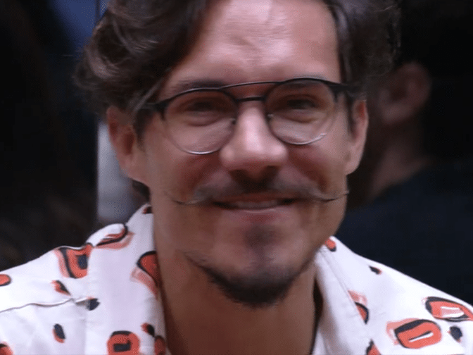 Tadeu relembra desempenho de brother em prova e brinca