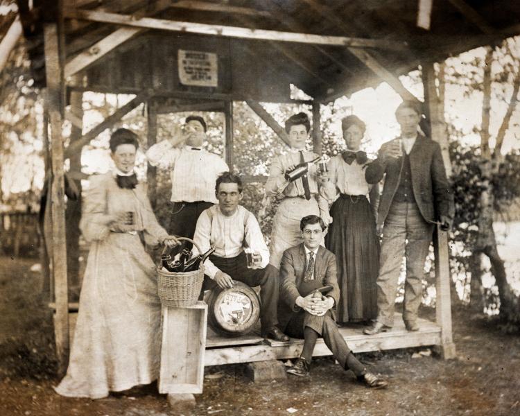 Família cervejeira em 1900 - H. Armstrong Roberts/ClassicStock/Getty Images - H. Armstrong Roberts/ClassicStock/Getty Images