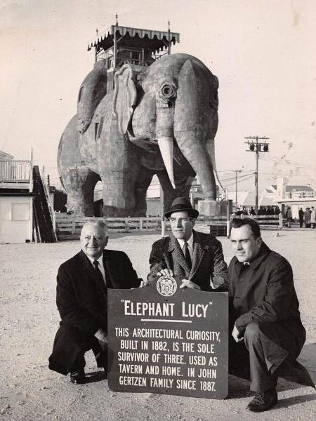 O elefante Lucy antes da remodelação - Wikimedia Commons - Wikimedia Commons