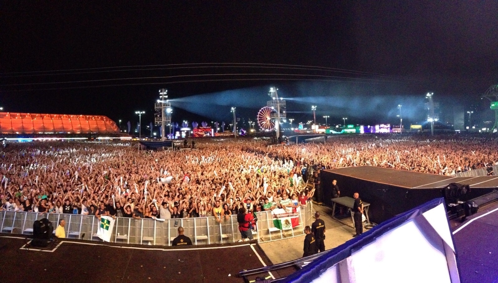 20.set.2015 - Vista do Palco Mundo durante apresentação do Os Paralamas do Sucesso - Robinho/Paralamas do Sucesso