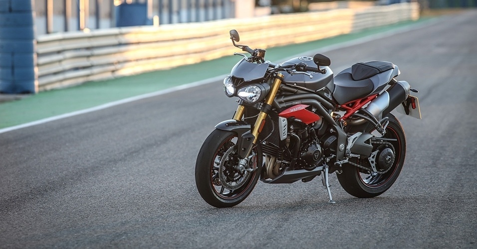 Triumph Speed Triple R 2016 - Divulgação