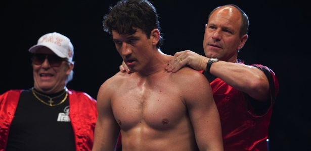 Miles Teller é Vinny Pazienza, lutador de boxe pentacampeão mundial, em "Bleed for This" - Reprodução