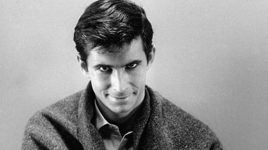 Anthony Perkins, o Norman Bates de 'Psicose', é pai de Oz Perkins, diretor de 'Longlegs - Vínculo Mortal'