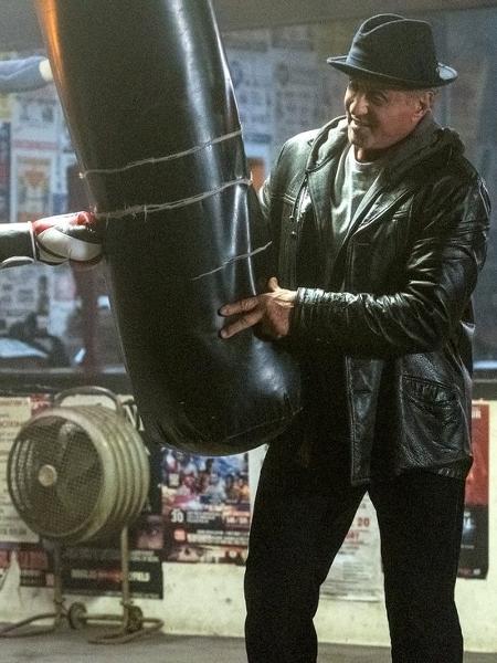 Sylvester Stallone interpreta Rocky Balboa e Michael B. Jordan é Adonis Creed, em cena do filme "Creed 2" - Divulgação