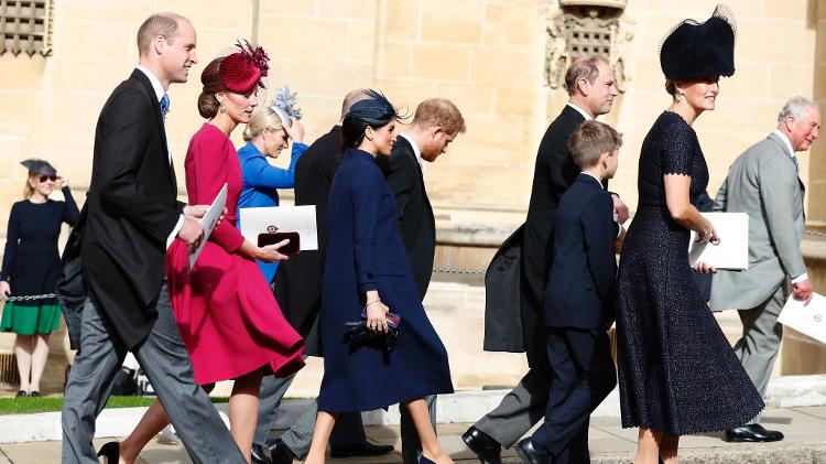 Meghan, a duquesa de Sussex, na chegada ao casamento da princesa Eugenie com o príncipe Harry, Kate, a duquesa de Cambridge, o príncipe William, Sophie, a condessa de Wessex, o príncipe Edward, conde de Wessex e o príncipe Charles - Getty Images - Getty Images
