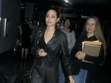 Angelina Jolie revela que não queria ser atriz: 'Era sonho da minha mãe'