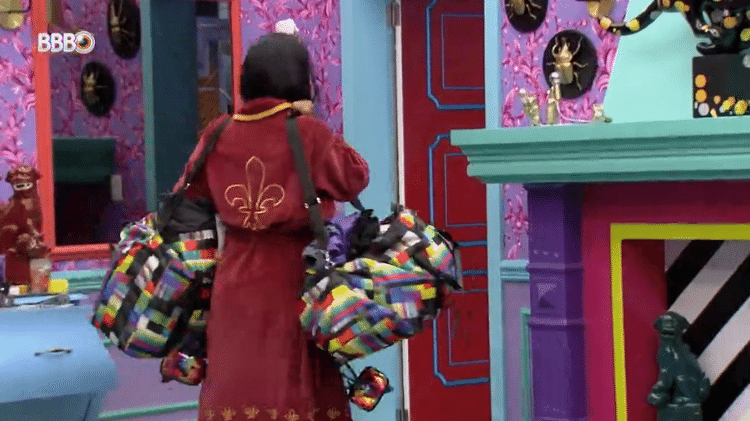 BBB 21: Pocah retira seus pertences do quarto colorido - Reprodução/Globoplay - Reprodução/Globoplay