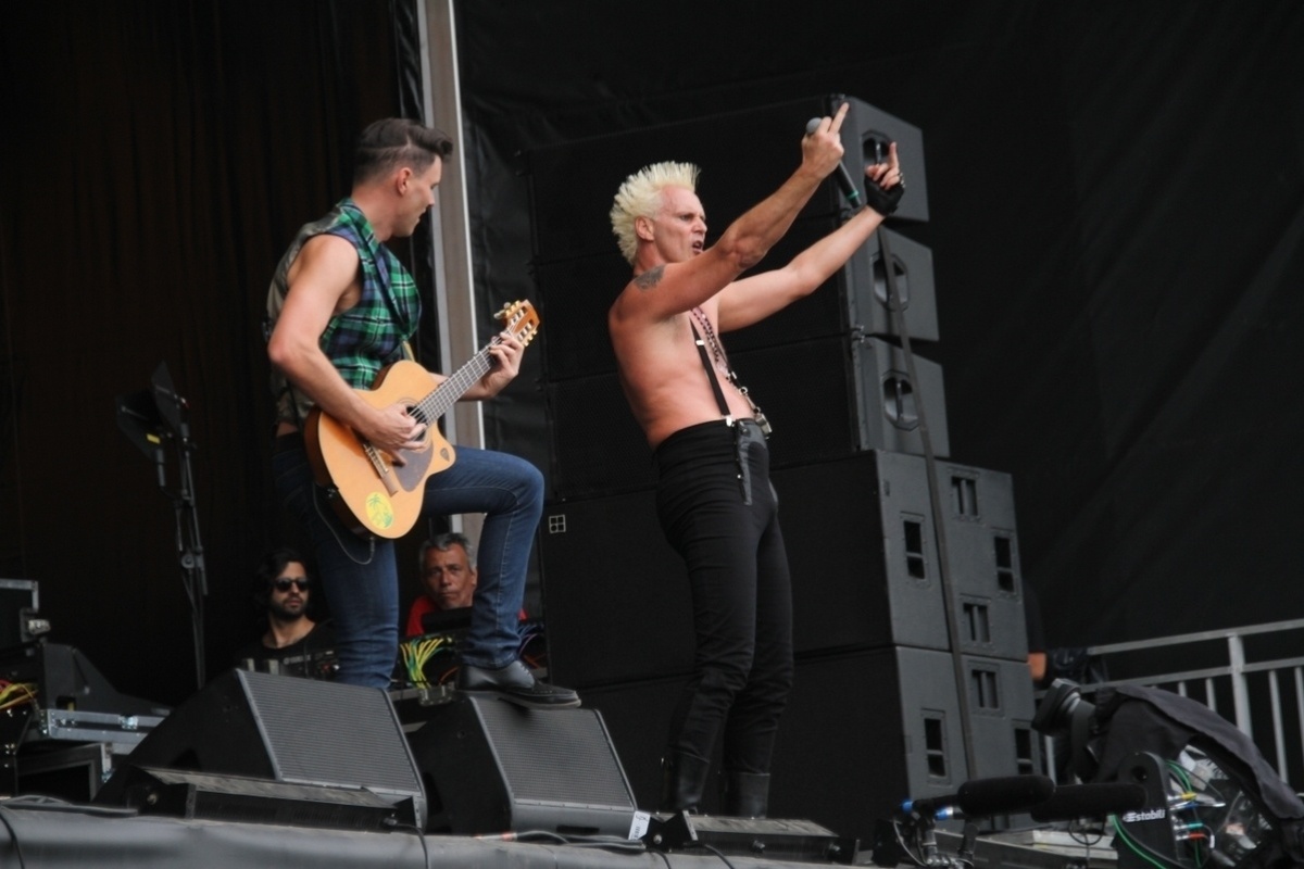 26.set.2015 - Supla junto com seu irmão João formam o Brothers of Brazil, que abre o palco Sunset durante o sexto dia do festival Rock in Rio 2015. - Graça Paes/Foto Rio News