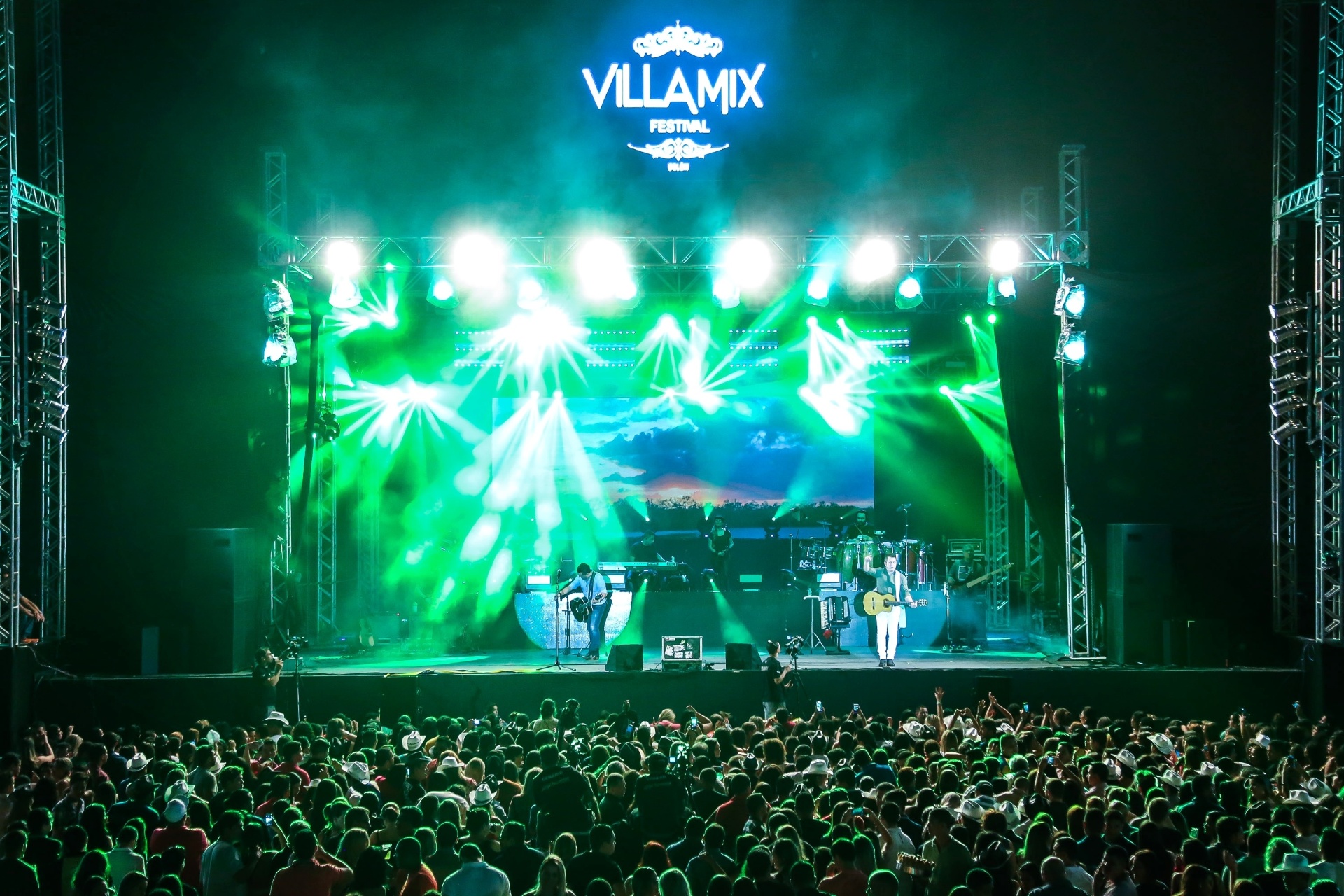 20.nov.2015 - A dupla sertaneja Bruno e Marrone foi uma das atrações do festival Villa Mix, em Belém - Caio Duran / Azzi Agency / Divulgação