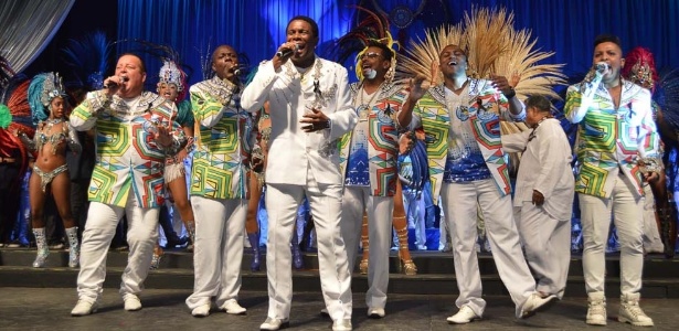 A bateria da escola de samba Beija-Flor, comandada pelos mestres Rodney e Plínio, acompanhou as 12 agremiações no lançamento oficial do CD dos samba-enredos do Rio