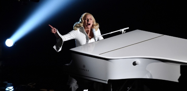 Lady Gaga engrossou o coro contra a política de direitos autorais vigente no YouTube - Kevin Winter/Getty Images