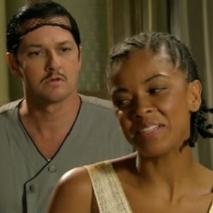 Heloísa Jorge em cena de "Gabriela" com Marcelo Serrado - Reprodução/TV Globo - Reprodução/TV Globo