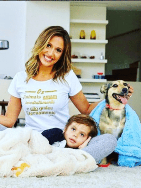 Luisa Mell com o filho, Enzo, e seus cães - Reprodução/Instagram