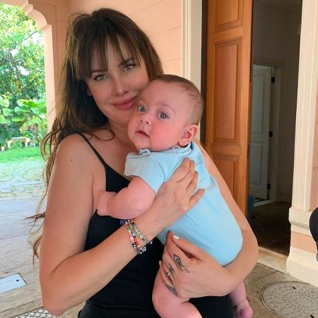 Atriz Mayana Moura e o filho Lestat - Reprodução/Instagram
