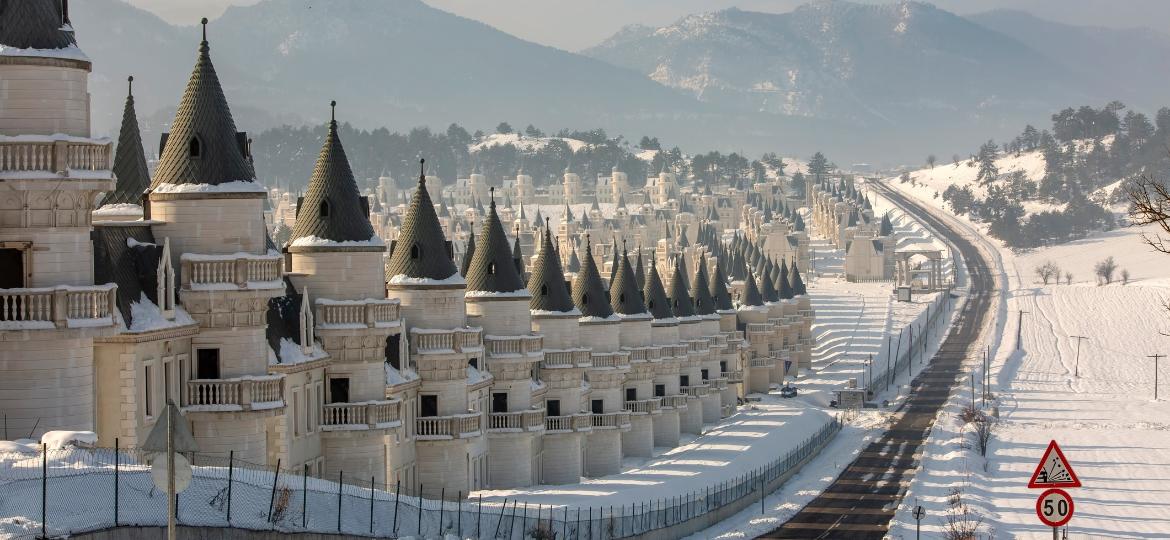 A arquitetura das construções do Burj Al Babas, na Turquia, foi inspirada em castelos à la Disney e na Torre de Gálata, de Istambul - Esin Deniz/Getty Images