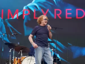 Banda inglesa Simply Red volta a tocar em estádio no Brasil após 37 anos