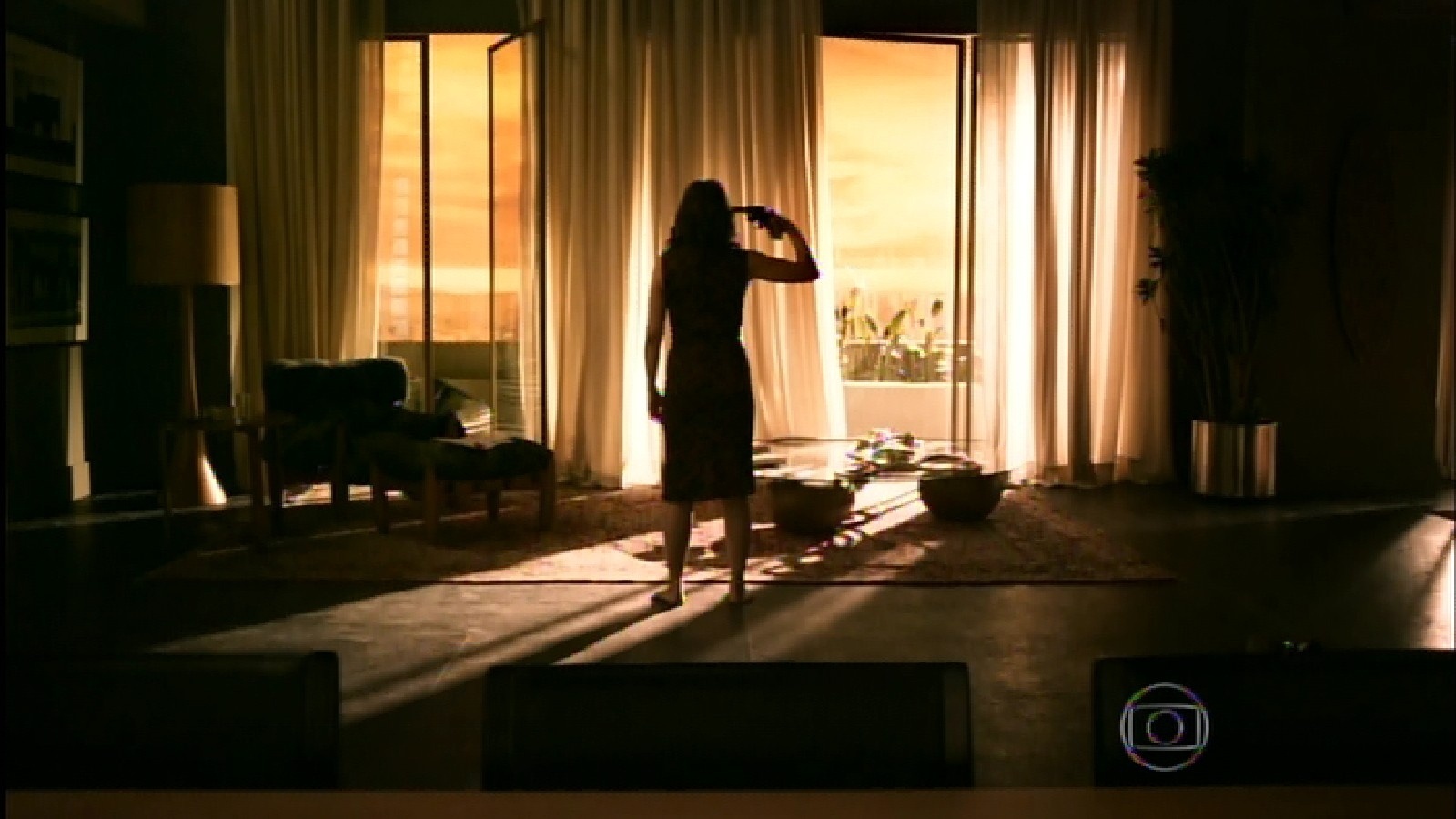 25.set.2015 - Inconformada com o caso de Angel e Alex, Carolina se mata - Reprodução /Globo