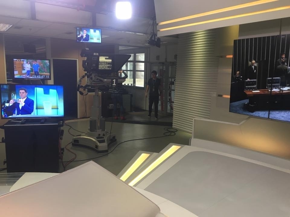 13.mai.2015 - Novato nas redes sociais, o jornalista Evaristo Costa ganhou cerca de 104 mil seguidores no Facebook e outros 10 mil no Instagram em apenas uma semana. O âncora do "Jornal Hoje" decidiu se render à internet na primeira semana de maio - Reprodução/Facebook/oficialevaristocosta