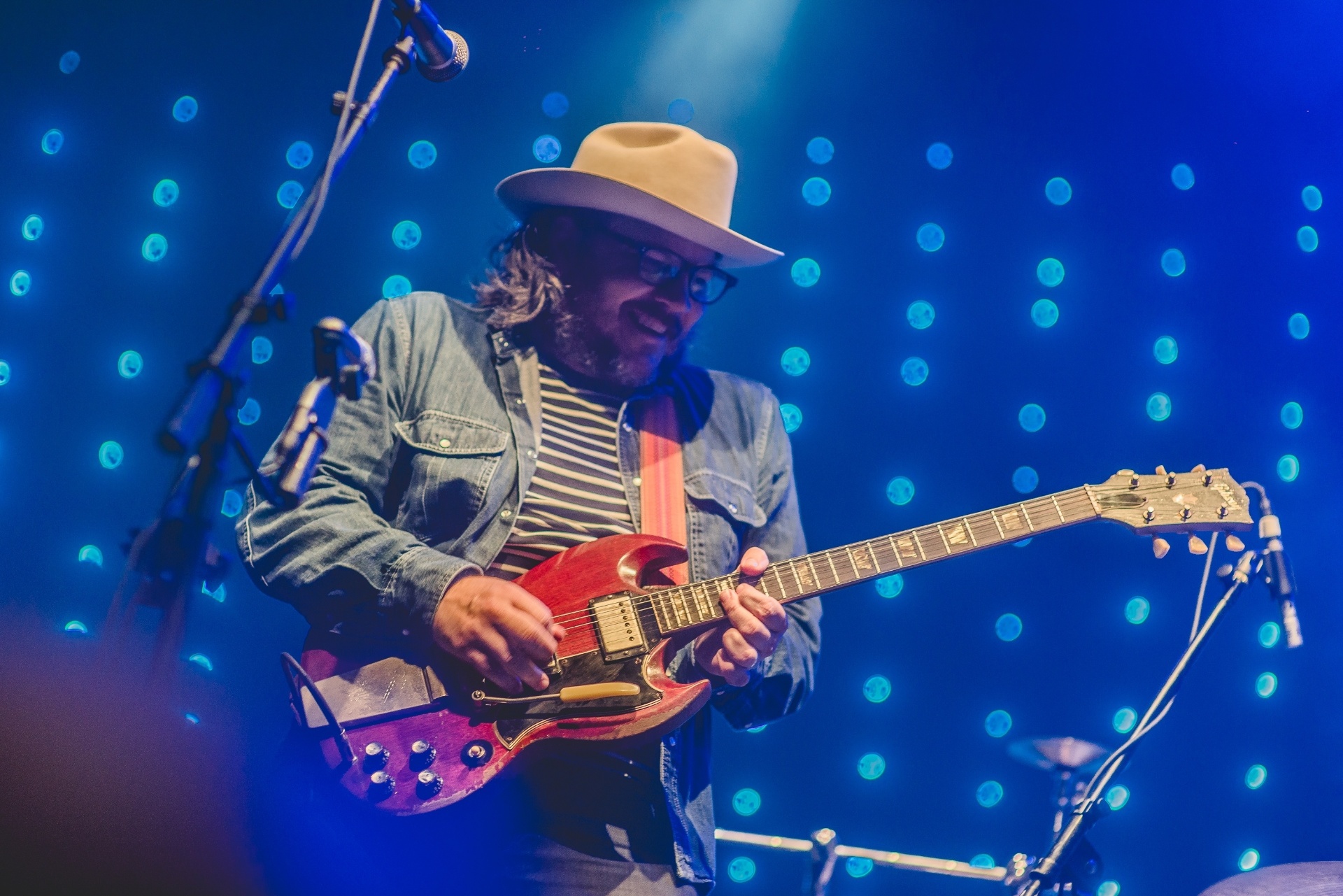 6.out.2016 - Ícones do rock alternativo, o Wilco se apresentou nesta quinta-feira no Circo Voador, no Rio de Janeiro. Esta é apenas  a apenas a segunda vez que o grupo de Chicago vem ao Rio - a outra foi há 11 anos, no Tim Festival de 2005. - Eduardo Magalhães/Divulgação