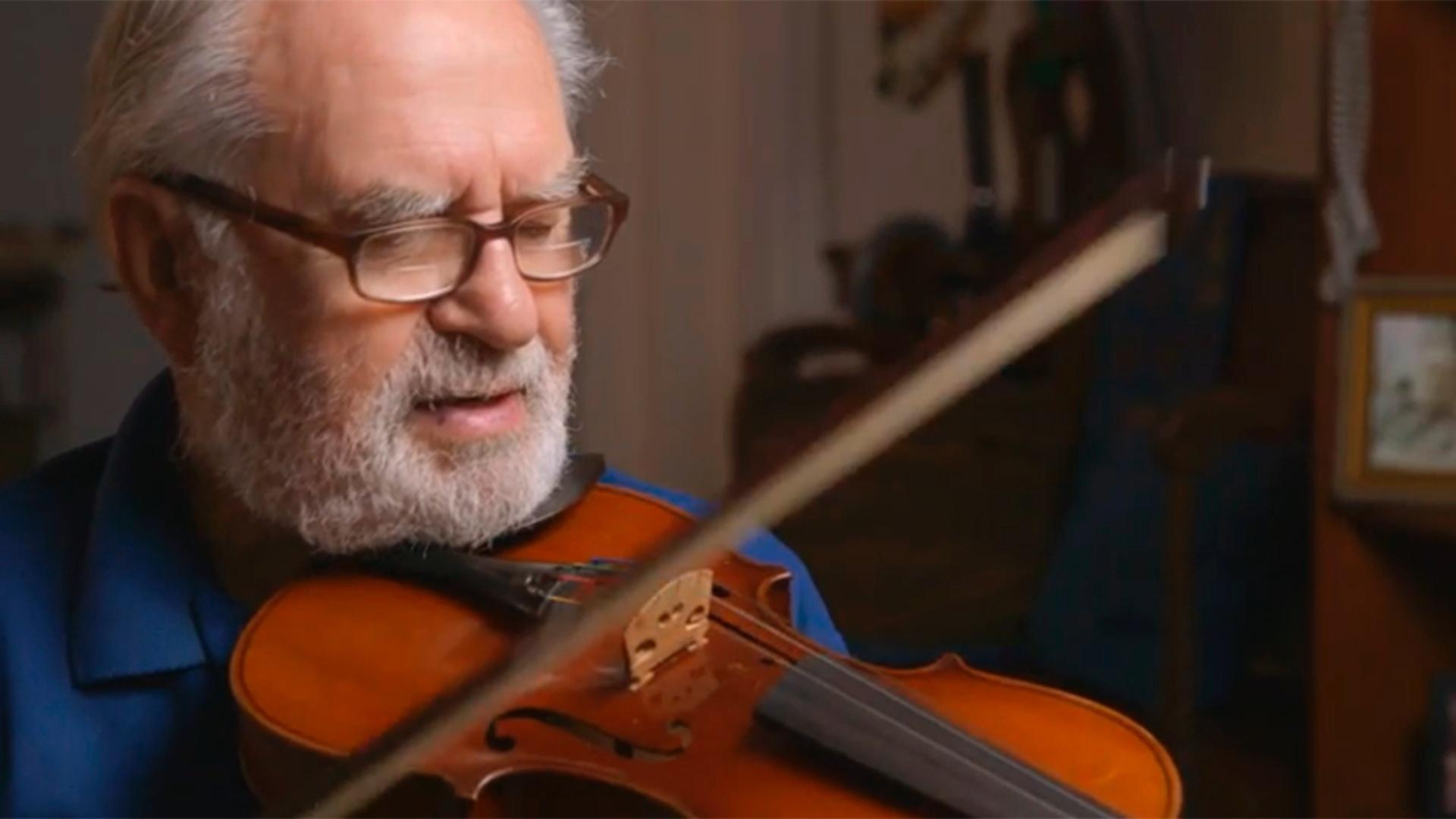 Cena do filme "Joe's Violin" (2016), de Kahane Cooperman - Reprodução