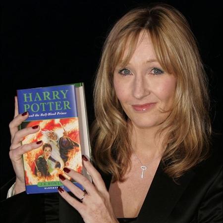 Harry Potter e a Câmara dos Segredos 20 Anos - Ravenclaw Edição  Comemorativa - Brochado - J.K. Rowling - Compra Livros na