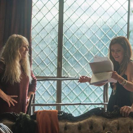 Renata passa textos antes da gravação das primeiras cenas com Adriana Esteves  - Divulgação/TV Globo - Divulgação/TV Globo