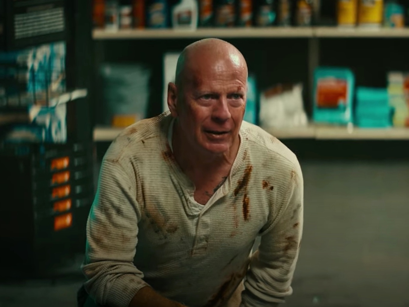 Bruce Willis abandona a aposentadoria no 1º trailer de 'RED 2