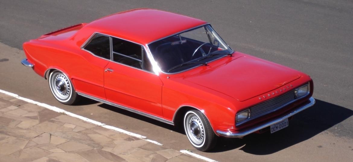 Democrata vermelho é uma das duas unidades funcionais que restaram daquele que seria o 1º carro com projeto nacional, porém morreu antes de chegar ao mercado brasileiro - Arquivo pessoal