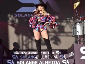 Solange Almeida canta em festival LGBTQIAP+: "Feliz por ter sido acolhida'